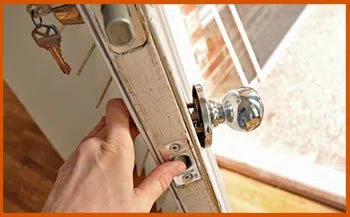 Center Line MI Locksmith Store Center Line, MI 586-204-6291 - 12-changing-locks