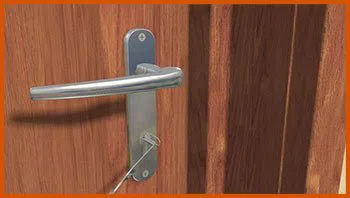 Center Line MI Locksmith Store Center Line, MI 586-204-6291 - 14-unlock-door
